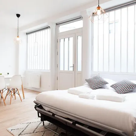 Luminous And Design Close To The Sacred Heart Apartment Paris