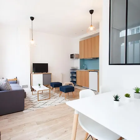 Luminous And Design Close To The Sacred Heart Apartment Paris